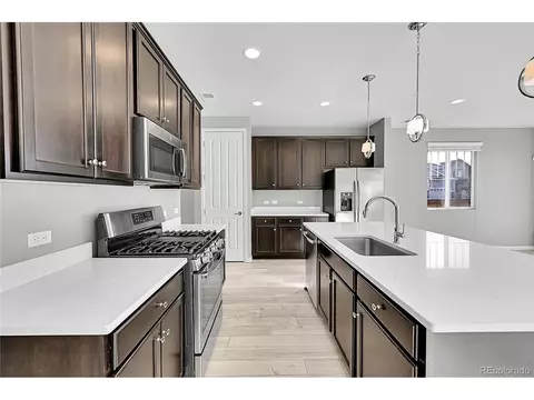 25626 E Maple Ave, Aurora, CO 80018 photo 2
