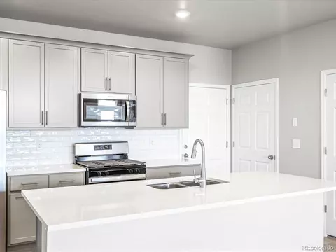 22311 E 7th Pl, Aurora, CO 80018 photo 10