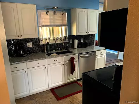 81 Delta St, Denver, CO 80221 photo 2