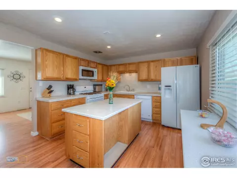 324 Cedar Ave, Brighton, CO 80601 photo 9