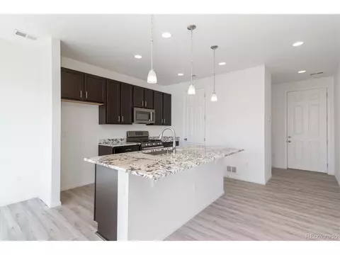 27514 E 10th Dr, Aurora, CO 80018 photo 4