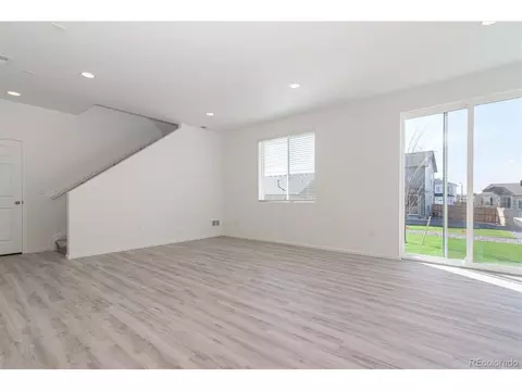 27514 E 10th Dr, Aurora, CO 80018 photo 9