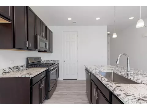 27514 E 10th Dr, Aurora, CO 80018 photo 5