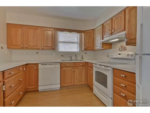 321 E 17th Ave, Longmont, CO 80504 photo 2