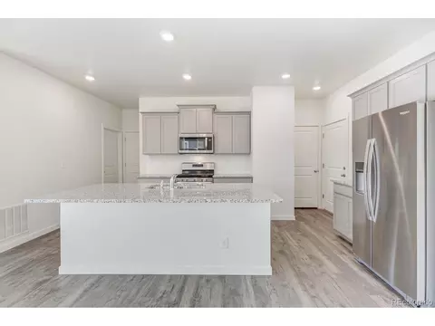 214 Coyote St, Bennett, CO 80102 photo 5