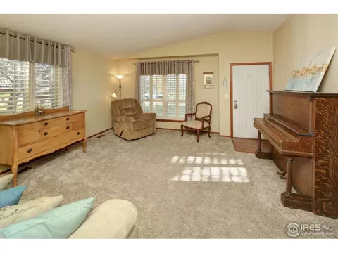 830 Jay Pl, Berthoud, CO 80513 photo 2