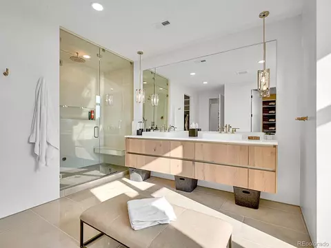 Bath - 300 Oneida St, Denver, CO 80220 photo 1 of 6