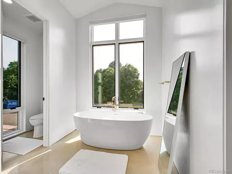 Bath - 300 Oneida St, Denver, CO 80220 photo 2 of 6