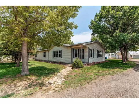 801 Spruce Pl, Lochbuie, CO 80603