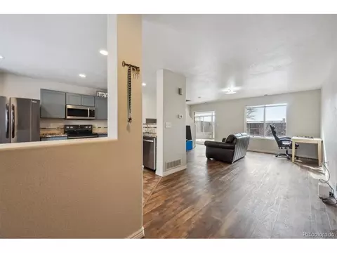 5218 E 100th Pl, Thornton, CO 80229 photo 2