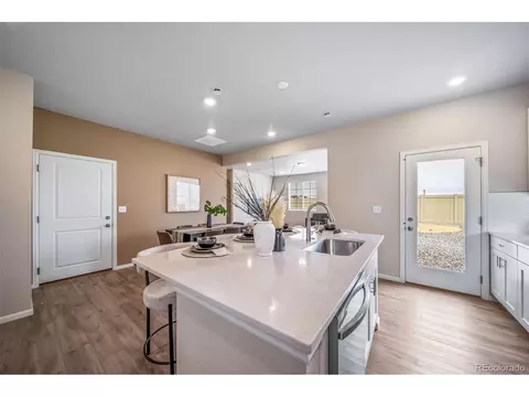 Kitchen - 22291 E 38th Pl, Aurora, CO 80019 photo 4 of 5