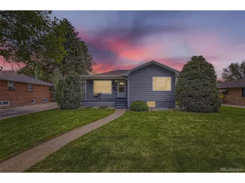 463 Pennwood Cir, Englewood, CO 80113
