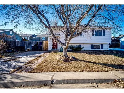 241 Birch St, Bennett, CO 80102 photo 2