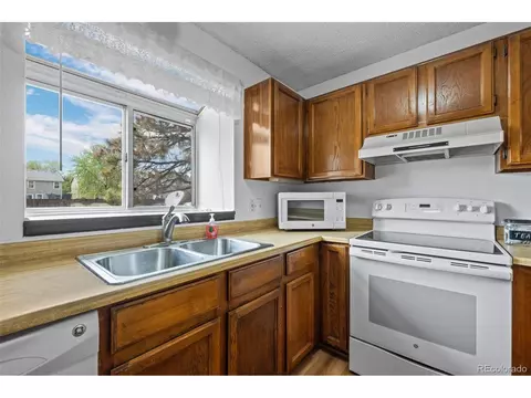 Kitchen - 4020 E 94th Ave #B, Thornton, CO 80229 photo 3 of 3