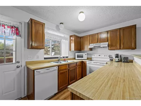 Kitchen - 4020 E 94th Ave #B, Thornton, CO 80229 photo 1 of 3