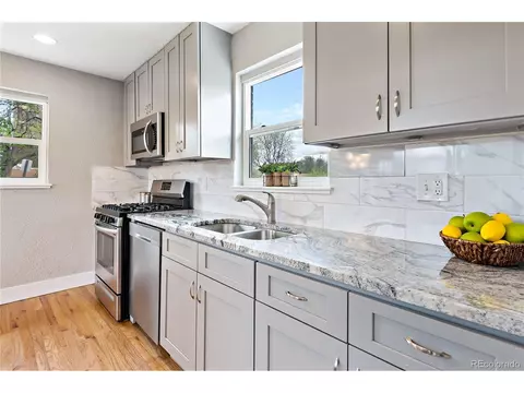 5194 E 33rd Ave, Denver, CO 80207 photo 8