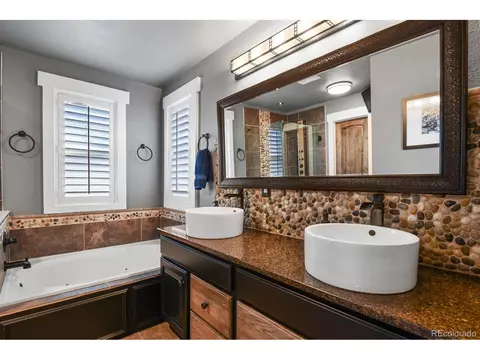 Bath - 7243 S Kellerman Way, Aurora, CO 80016 photo 2 of 5