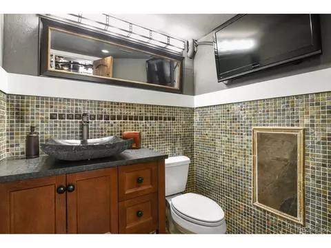 Bath - 7243 S Kellerman Way, Aurora, CO 80016 photo 5 of 5