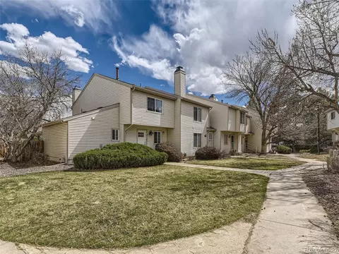 4240 S Mobile Cir #B, Aurora, CO 80013