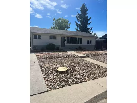 890 N Newark St, Aurora, CO 80010