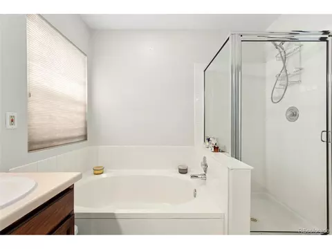 Bath - 19564 E Ithaca Pl, Aurora, CO 80013 photo 1 of 3