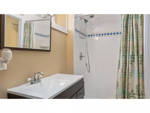 2360 Grape St, Denver, CO 80207 photo 16