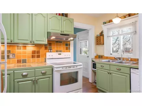 2360 Grape St, Denver, CO 80207 photo 9