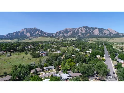 2850 Dover Dr, Boulder, CO 80305 photo 2
