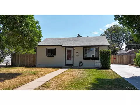980 Nile St, Aurora, CO 80010