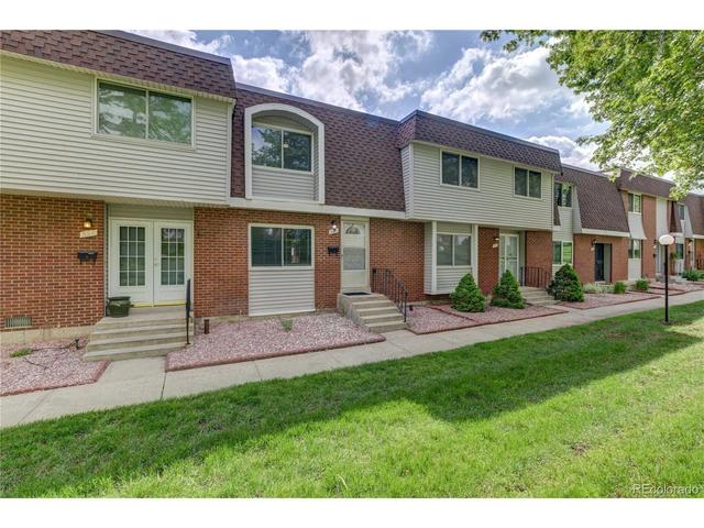 525 S Xenon Ct, Lakewood, CO 80228