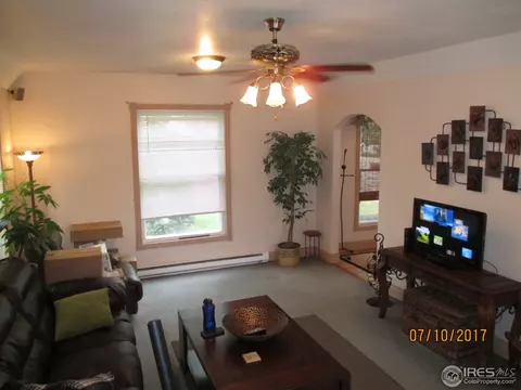 955 5th St, Berthoud, CO 80513 photo 4