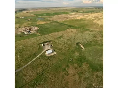 44810 Wolf Creek Dr, Bennett, CO 80102 photo 10