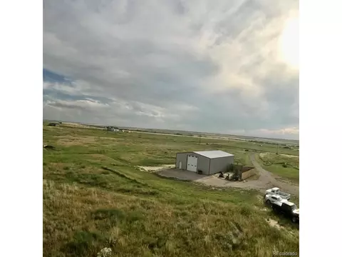 44810 Wolf Creek Dr, Bennett, CO 80102 photo 11