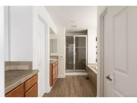 Bath - 6718 Taft Ct, Arvada, CO 80004 photo 2 of 6
