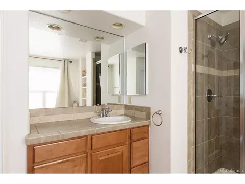 Bath - 6718 Taft Ct, Arvada, CO 80004 photo 3 of 6