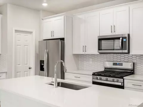 22435 E 7th Pl, Aurora, CO 80018 photo 14
