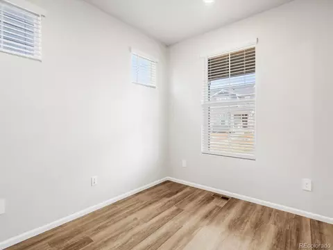 22435 E 7th Pl, Aurora, CO 80018 photo 5