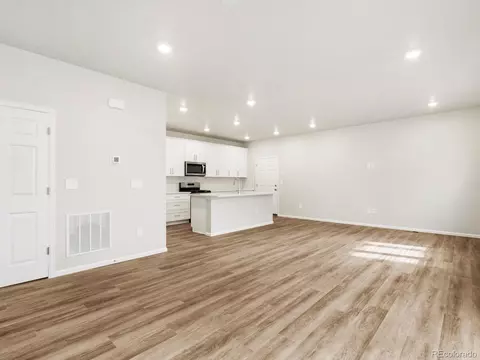 22435 E 7th Pl, Aurora, CO 80018 photo 9