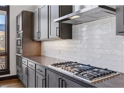 Kitchen - 67 Coumbe Xing, Silverthorne, CO 80498 photo 5 of 6