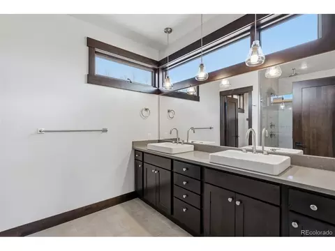 Bath - 67 Coumbe Xing, Silverthorne, CO 80498 photo 2 of 6