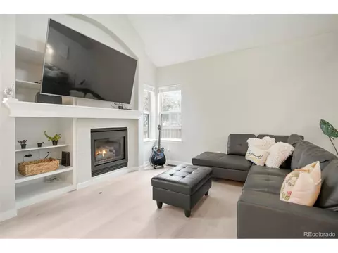 18748 E Whitaker Cir, Aurora, CO 80015 photo 9