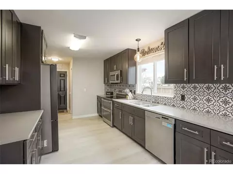 18748 E Whitaker Cir, Aurora, CO 80015 photo 13