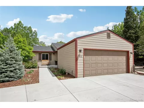912 Oakwood Dr, Castle Rock, CO 80104