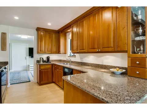 4864 Briar Ridge Ct, Boulder, CO 80301 photo 9