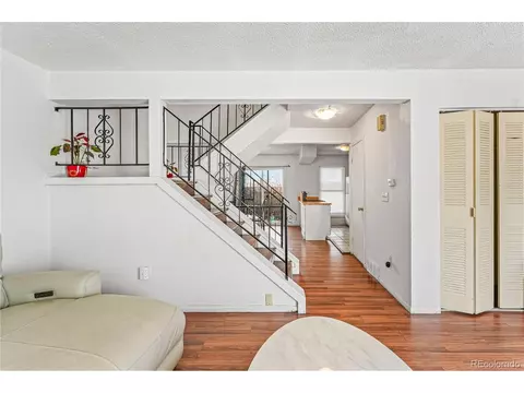 1447 Norfolk St, Aurora, CO 80011