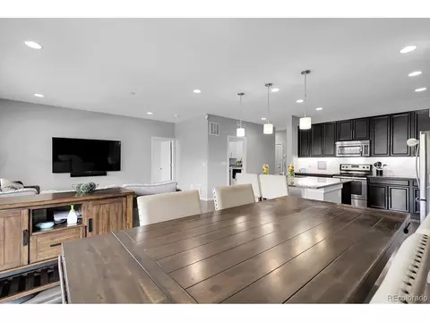 19210 E Pacific Pl, Aurora, CO 80013 photo 4