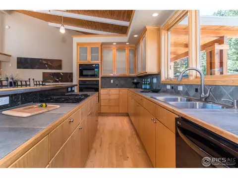 49 Cliffhanger Dr, Boulder, CO 80302 photo 8