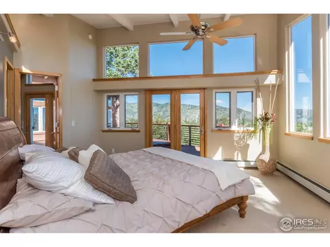 49 Cliffhanger Dr, Boulder, CO 80302 photo 2