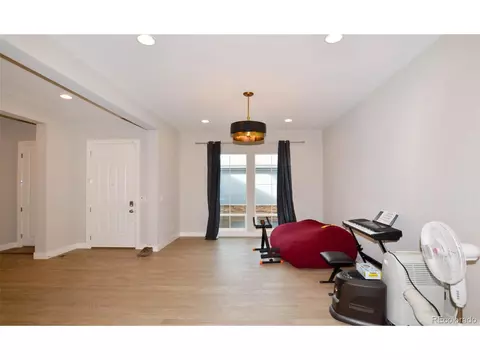 8140 S Kellerman Cir, Aurora, CO 80016 photo 6