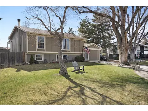 9590 W Eureka Pl, Lakewood, CO 80227